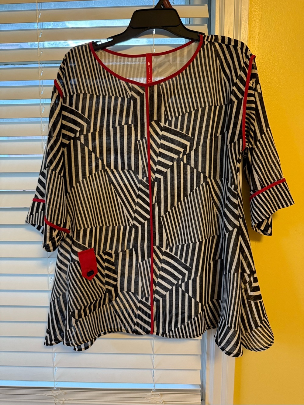 IC Collection red white black tunic